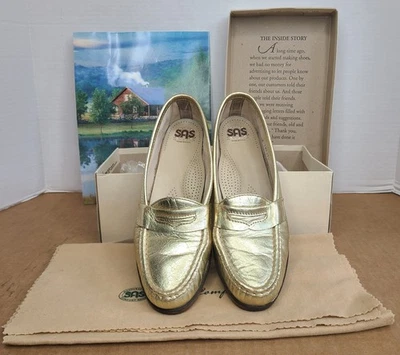 Vntg SAS metallic gold womens shoes size 8 W Box Origional Contents - Image 1 of 4