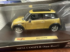 COLLECTIBLE RARE MAISTO MINI COOPER (SUN ROOF) 1:18 MODEL - GOLD RARE COLOR - Picture 1 of 11