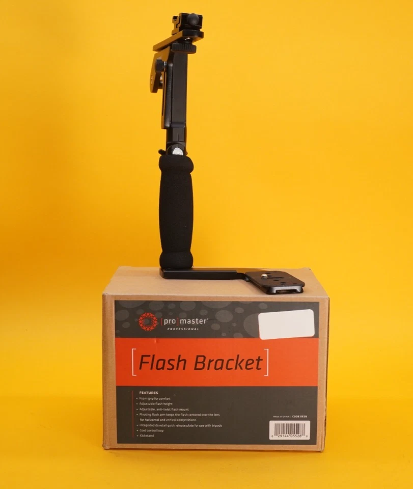 ProMaster Flash Bracket Pro w/ Dovetail Mount (#5528) - Image 1 of 4