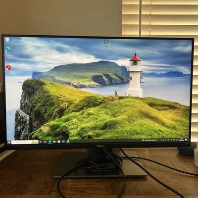 Dell UP2716D 27" QHD Wide 1440p Screen LED-Lit Monitor Grade C - Image 1 of 4
