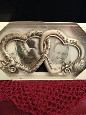 Marco de fotos doble corazón y rosas de peltre You & Me boda/aniversario - Fetco Foto 1 de 4