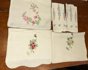 5 VTG  Napkins Hand Towels Embroidered NON MATCHING EXCELLENT BEE FLOWERS - Picture 1 of 10