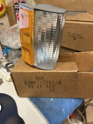 Ford Mercury Marquis D3my-13201-A 1973-74 LH luz de estacionamiento lente ASY Foto 1 de 3