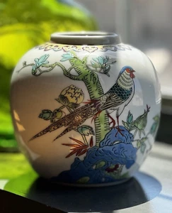 Vintage Chinese Flower Bird Paradise Porcelain China Jar Ginger No Lid Vase 5" - Bild 1 von 10