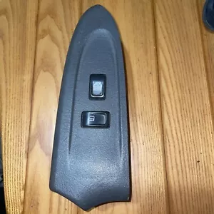 2002-2009 Chevy Trailblazer Right Front Power Window Switch 15180057 02-09 - Picture 1 of 5