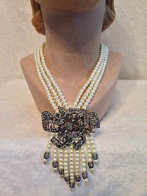 Collar con borla de perlas blancas HEIDI DAUS - Escote dramático Foto 1 de 4