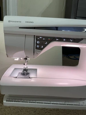 Husqvarna Viking Designer Diamond - Image 1 of 4
