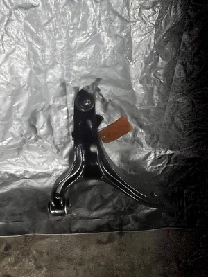 Jeep Grand Cherokee SRT8 2006-2010 6,1 L brazo de control inferior delantero izquierdo lado del conductor Foto 1 de 4