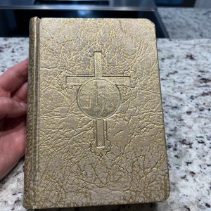 Library of Catholic Devotion - Life Of Christ - Catholic - Gold Hard Cover 1954 - Picture 1 of 23