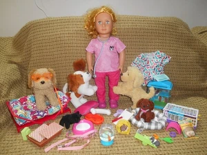 Lotto animali domestici American Girl OG posabili peluche cani veterinario bambola albicocca Cooper letti pesci + - Foto 1 di 24