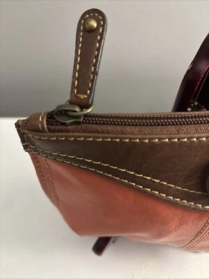 #Axcess imitación cuero Cora  Con forro floral cremallera pulsera~NUEVO Foto 1 de 4