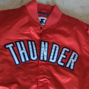 OKC THUNDER Starter Jacket Snap Down Nylon Oklahoma City REDISH/ORANGE  XXL NEW - Picture 1 of 12