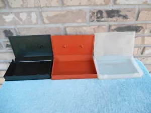 VINTAGE HARTPLASTIK FALTBAR VERRIEGELBAR VHS BAND AUFBEWAHRUNGSKOFFER. - Bild 1 von 9