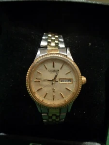CITIZEN QUARTZ CQ DAMEN GOLD & SILBER TON UHR DATUMSANZEIGE Neu Akku - Bild 1 von 5