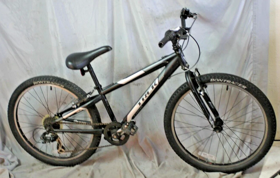 Bicicleta de MTB Trek MT200 2001 24" para niños frenos en V rígida negra acero torneo remitente de EE. UU. Foto 1 de 4