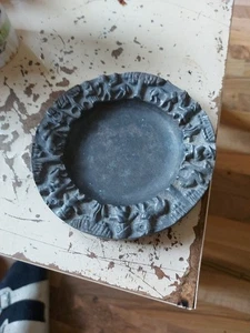Alte Bronze Aschenbecher vintage Randverzierung mit Pferden und Menschen - Bild 1 von 6