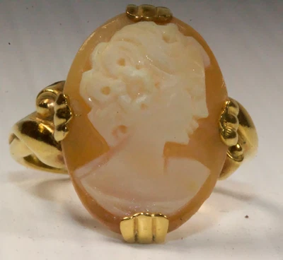 Anillo camafeo vintage relleno de oro amarillo de 10k. Talla 7 con caja de gamuza azul Foto 1 de 4