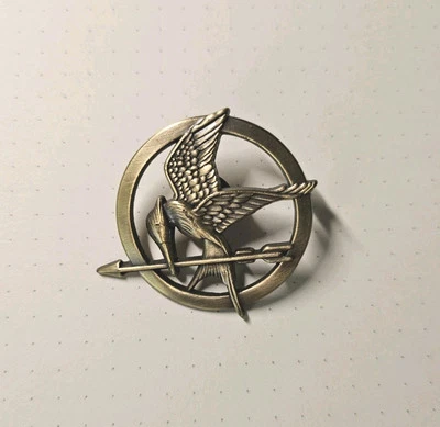The Hunger Games OFFICIAL Movie Prop Pin  - Image 1 of 2