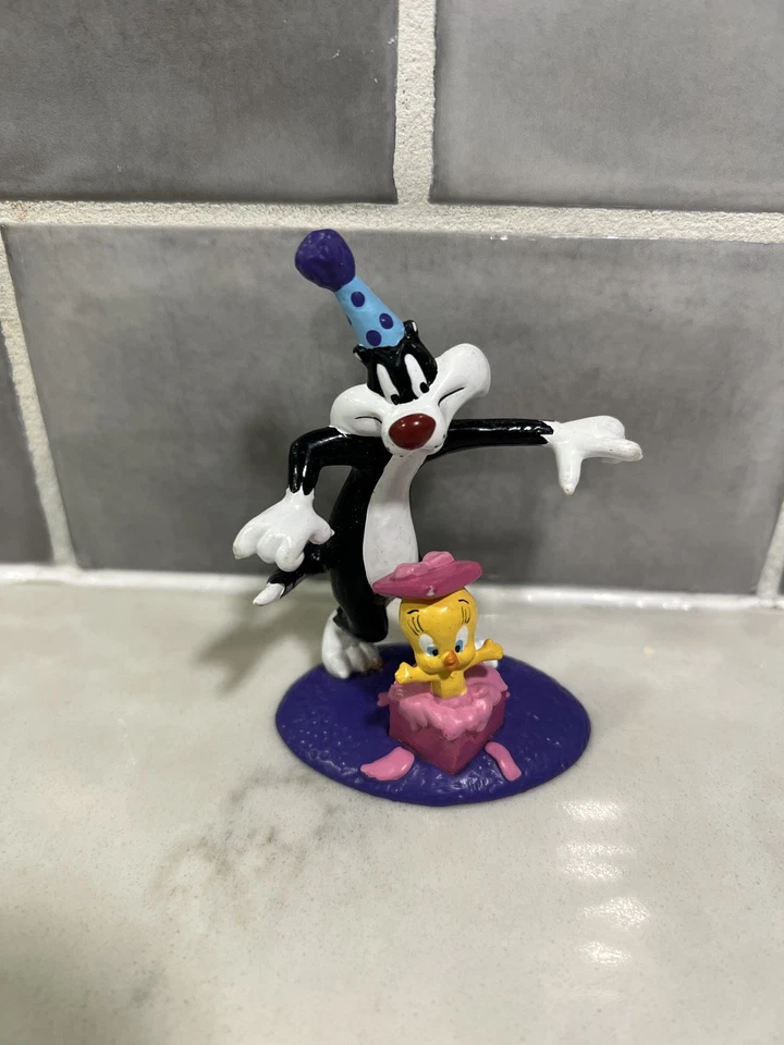 Vintage 1995 Sylvester & Tweety Looney Tunes Warner Bros. Cake Topper PVC Figure - Image 1 of 4