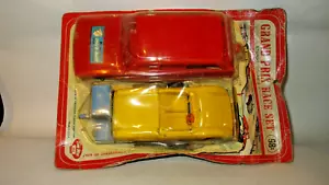 1961 Oldsmobile F85 Station Wagon with Cooper Racing Car by Tim Mee Toys, USA - Picture 1 of 8