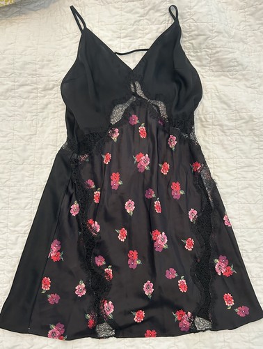 UNDERCOVER Victoria’s Secret Babydoll abito slip camicia da notte M nero floreale abito pizzo trasparente ottime condizioni