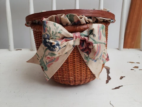 Vintage Oval Nantucket Basket with Wood Swing Handle & Cloth Liner Cover