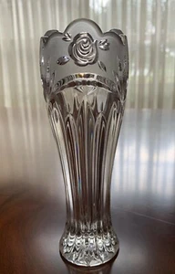 Oneida SOUTHERN GARDEN 7" Flower Bud Vase Frosted Band Cut Floral Excellent - Picture 1 of 5