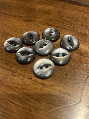 Antiguo 8 botones de nácar gris plata concha de 1/2 pulgada tallados cresta Foto 1 de 4
