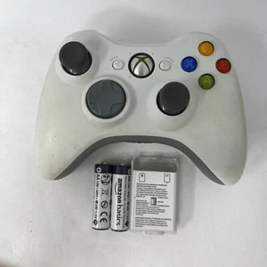 Tested Works Microsoft Xbox 360 Wireless Controller White/Gray - With Batteries - Picture 1 of 9