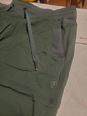Pantalón de tiro medio Lululemon Dance Studio *Talla regular 12 verde LW5ENOR LGYG 31,5" Foto 1 de 4