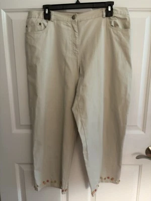 Pantalones Cortos Hearts Of Palm Caqui, Decoración de Botones en los Tobillos, Para Mujer Talla 14” Foto 1 de 4