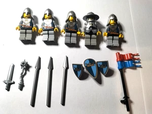 Lego Castle Fantasy Era Ritter Figuren mit Zubehör - Bild 1 von 8