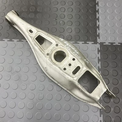 Chevrolet Equinox 2018-2024 tracción delantera 1,5 L brazo de control inferior trasero izquierdo OEM Foto 1 de 4