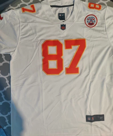 Travis Kelce Jersey NEW Mens XL White Kansas City Chiefs Cover