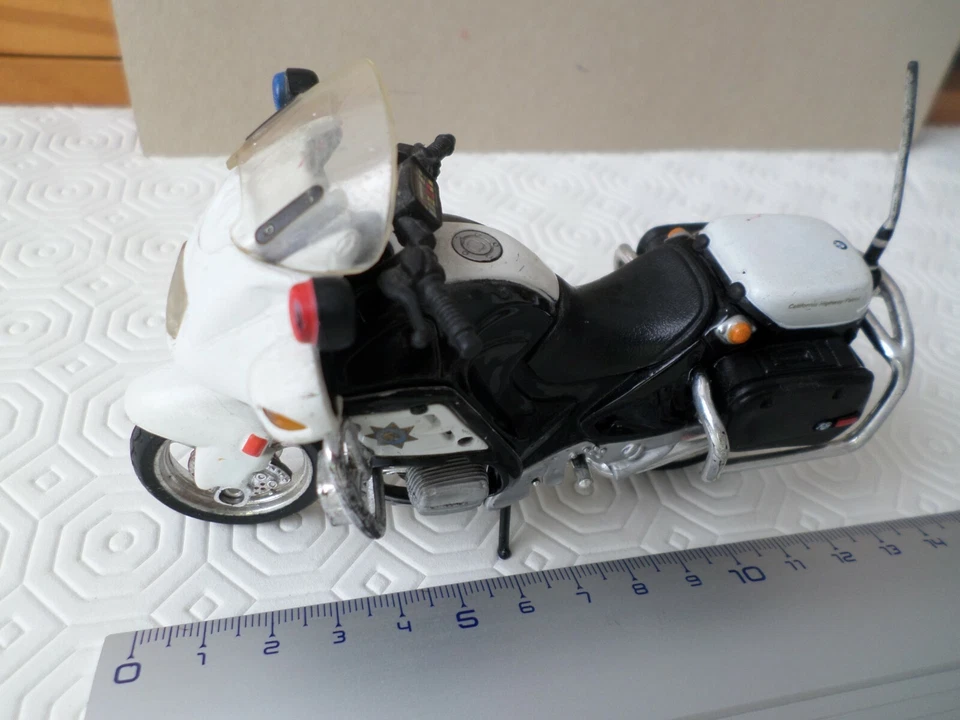 moto police sans marque modele california highway patrol - maisto - Photo 1/1