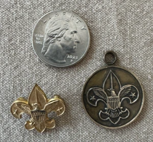 2 Vintage Boy Scout BSA Oath 1" Medallion Medal + Pin Brass Fleur-de-lis Emblem - Picture 1 of 6
