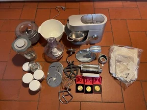 Kenwood Chef Titanium KM010 + molti accessori (2011) usato poco in casa, - Foto 1 di 6