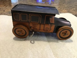 VERY NICE 1920's TIN LITHOGRAPH J. CHEIN WIND UP YELLOW TAXI - Picture 1 of 5