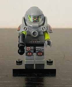 Lego Minifigure Series 9 Alien Avenger Complete With Stand - Picture 1 of 2