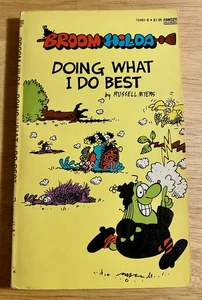 Vintage BROOM HILDA Doing What I Do Best Paperback Russell Meyers Fawcett 1984 - Foto 1 di 4