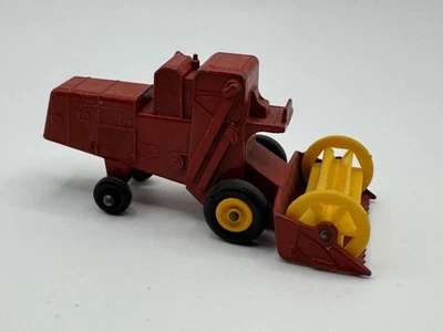 VINTAGE MATCHBOX LESNEY NO.65 COMBINE HARVESTER DIECAST MADE IN ENGLAND FARM - Image 1 of 4
