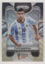 2018 Panini Prizm World Cup Black and Gold Wave Prizm Ever Banega #4