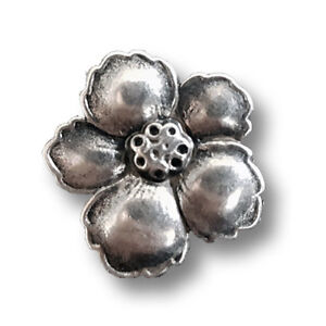 6 hübsch gestaltete Metallknöpfe wie kleine Blüten / Blumen in altsilber(1624as)