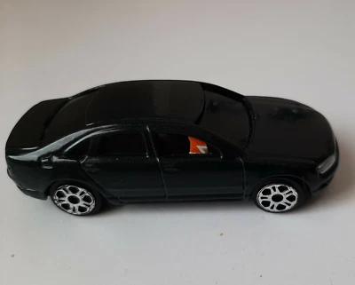 BELLA MACCHININA  MAISTO AUDI A8  VERDE METALLIZZATO LUNGA CM. 7,5  - Immagine 1 di 4