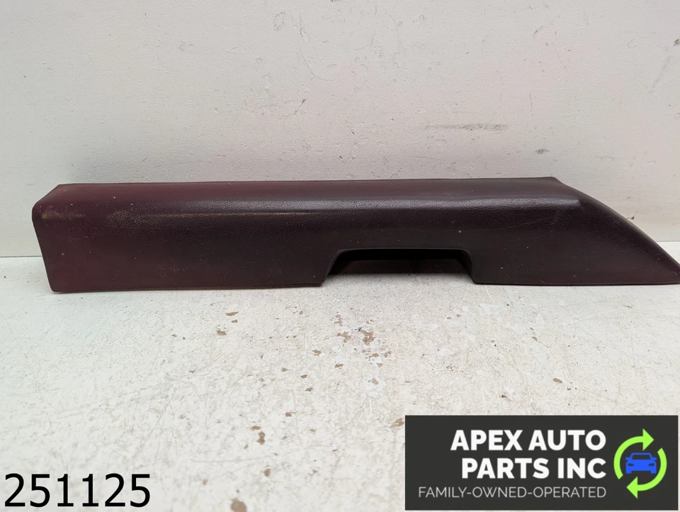 OEM 1979 Chevrolet El Camino 3.9L FRONT DOOR PANEL ARMREST Foto 1 de 4