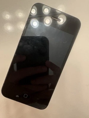 iPhone 4S Unlocked Black, 32GB, Little Rust On The Side But Can Be Cleaned, rare - Image 1 of 4