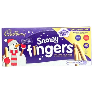 Cadbury Snowy Fingers Crispy Biscuits Covered in Milk & White Chocolate 115g - Bild 1 von 6