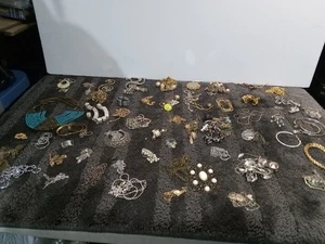 Huge Lot Of Random Jewelry - Picture 1 of 13