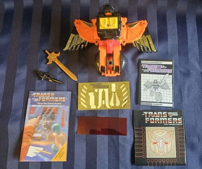 Vintage Transformers G1 Divebomb Figure Hasbro Predaking Figure Near Complete - Image 1 of 4