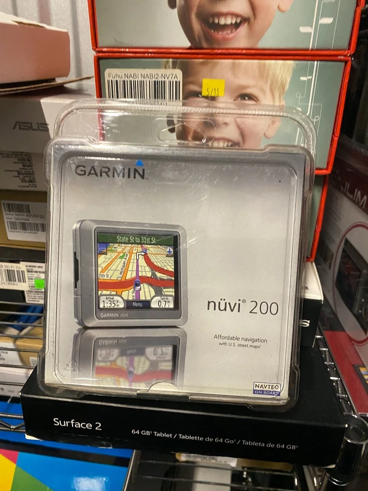 NEW Garmin nüvi 200 Automotive Mountable - Image 1 of 3